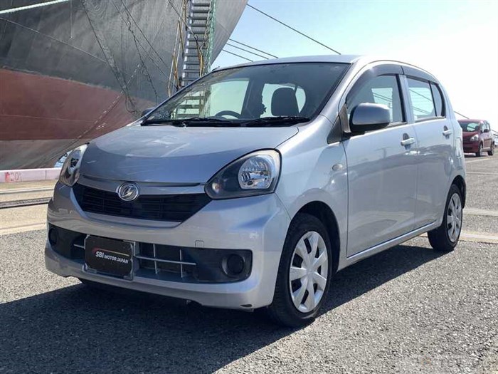 2016 Daihatsu Mira Es