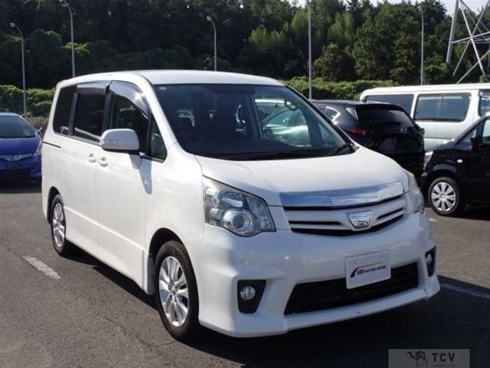2010 Toyota Noah