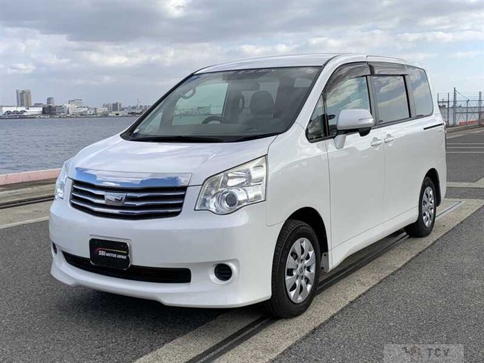 2012 Toyota Noah