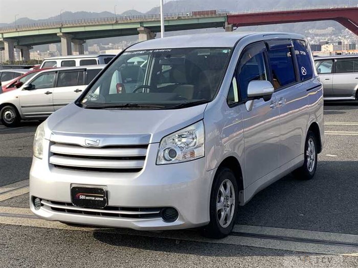 2008 Toyota Noah