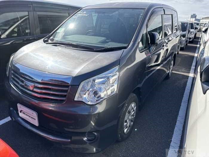 2012 Toyota Noah