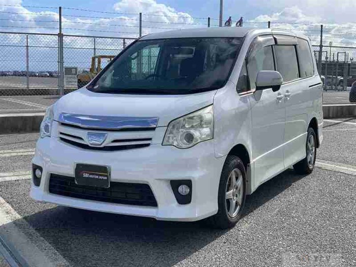 2010 Toyota Noah