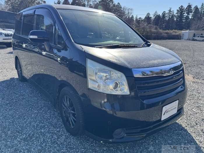 2007 Toyota Noah