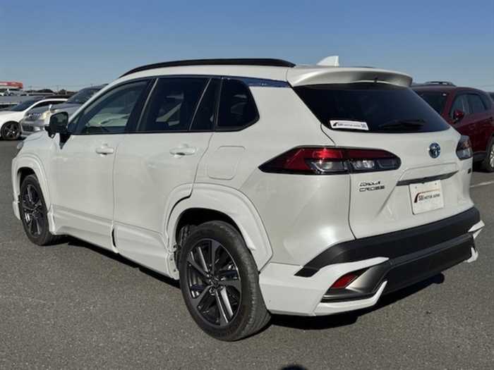 Toyota CorollaCross Hybrid Z 2023 — миниатюра 4
