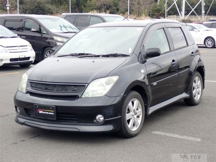 2004 Toyota IST
