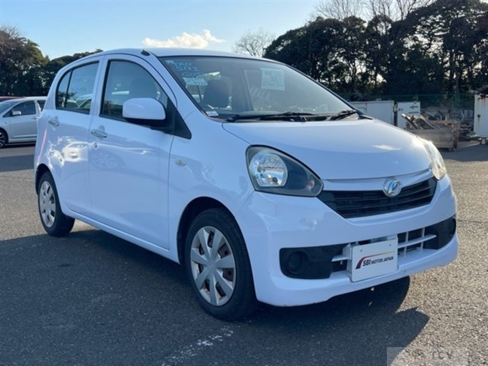 2016 Daihatsu Mira Es