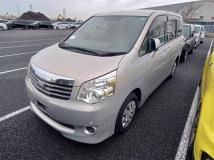 2013 Toyota Noah