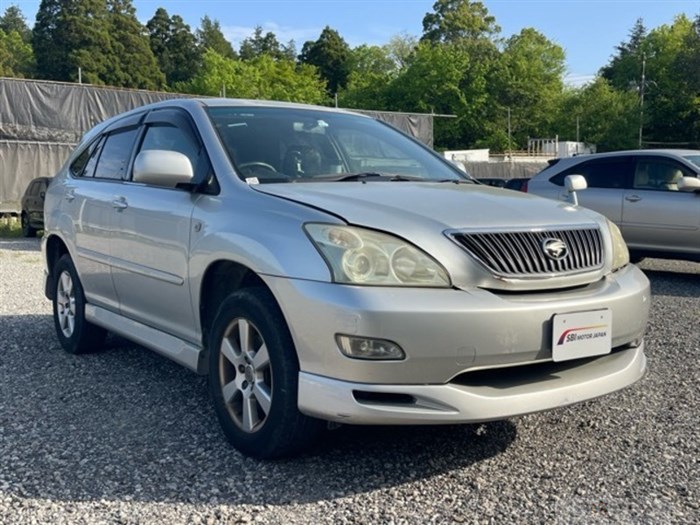 2004 Toyota Harrier