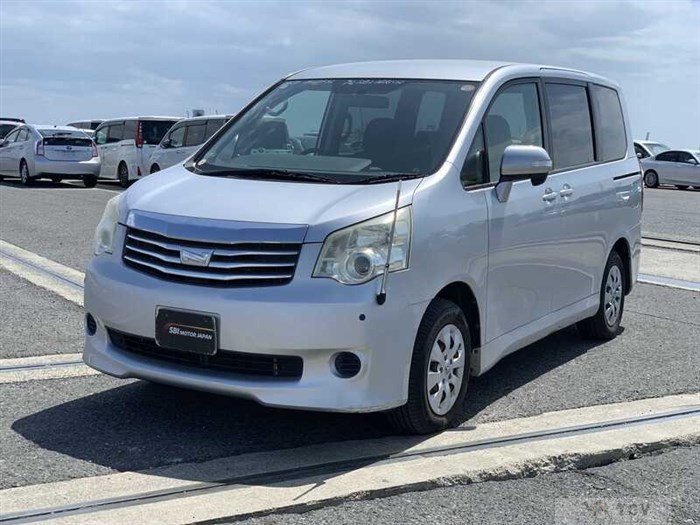2013 Toyota Noah
