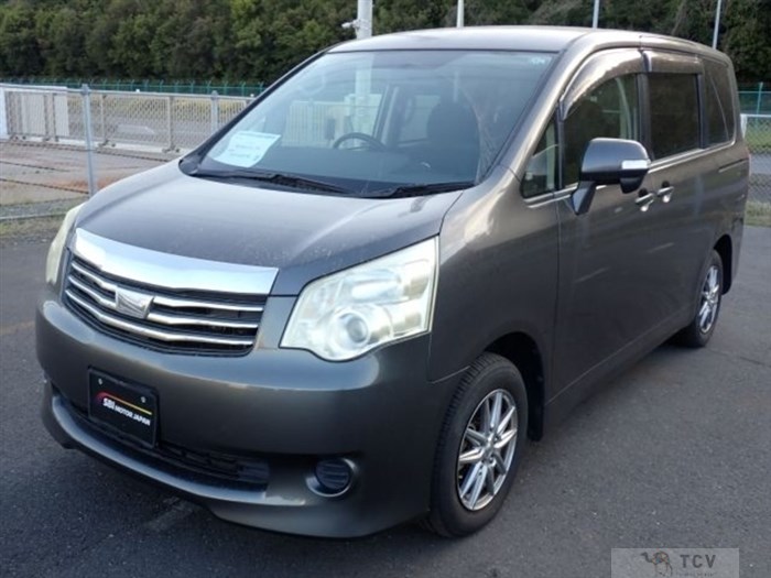 2012 Toyota Noah