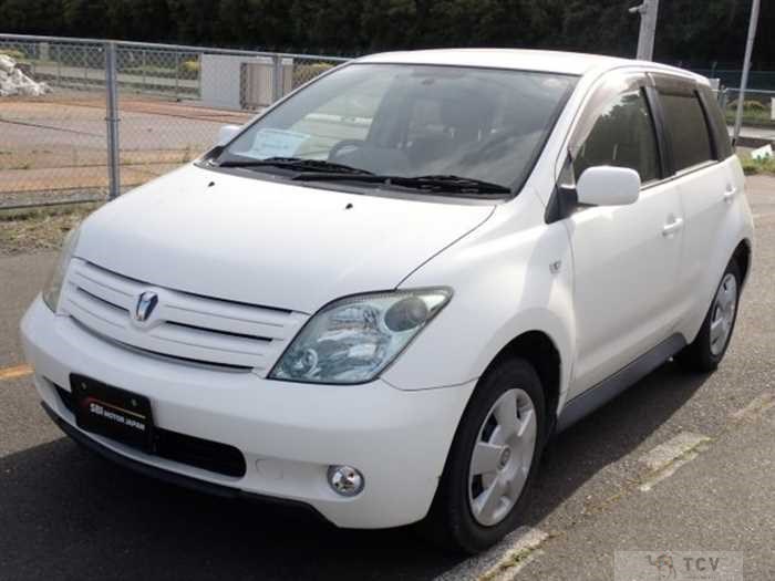 2004 Toyota IST
