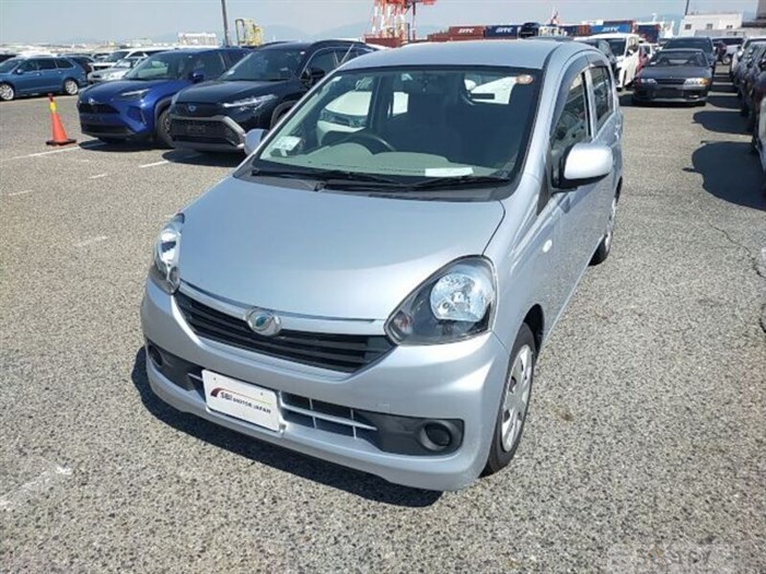 2017 Daihatsu Mira Es