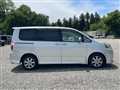 2009 Toyota Noah