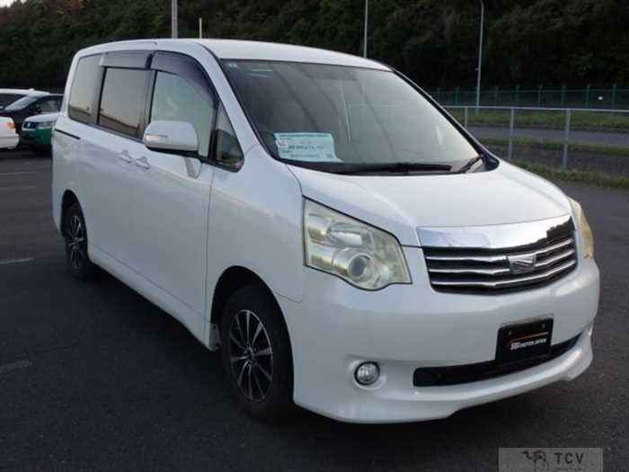 2011 Toyota Noah