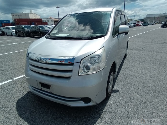 2007 Toyota Noah