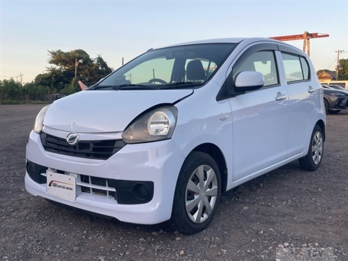 2016 Daihatsu Mira Es