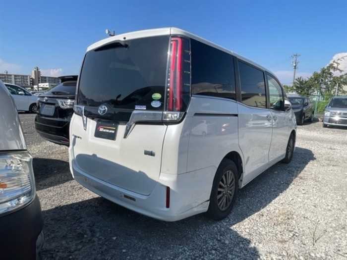 Toyota Esquire 2019 photo 4
