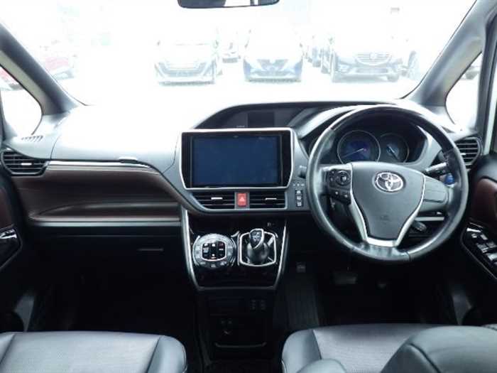 Toyota Esquire 2019 photo 5