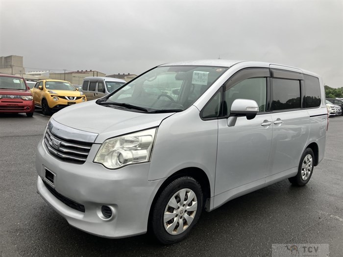2010 Toyota Noah