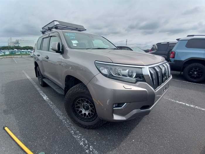 Toyota Land Cruiser Prado 2018 photo 2