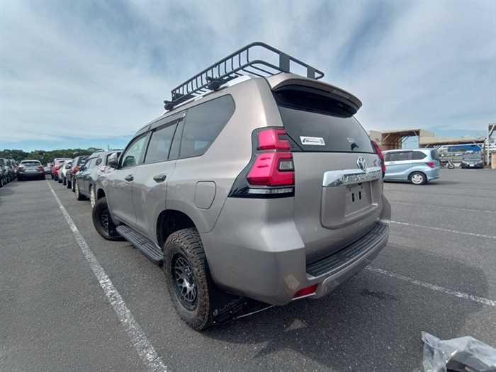 Toyota Land Cruiser Prado 2018 photo 3