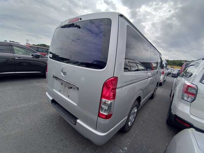 Toyota Hiace 2016 photo 4