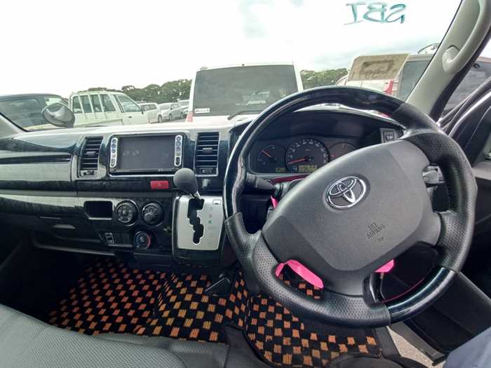 Toyota Hiace 2016 photo 5