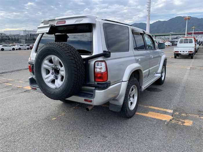 Toyota Hilux Surf 2000 photo 4