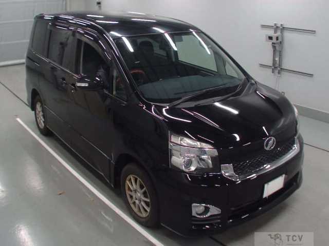 2013 Toyota Voxy