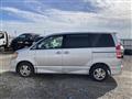 2003 Toyota Noah