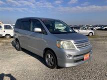 2005 Toyota Noah