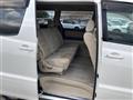 2005 Toyota Alphard