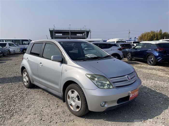 2005 Toyota IST