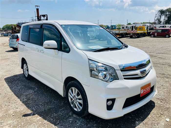 2011 Toyota Noah