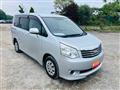2010 Toyota Noah