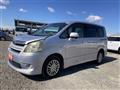 2009 Toyota Noah