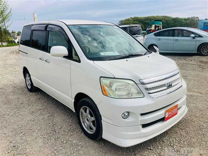 2006 Toyota Noah