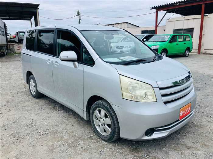 2007 Toyota Noah