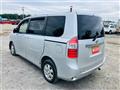 2007 Toyota Noah