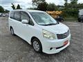 2013 Toyota Noah