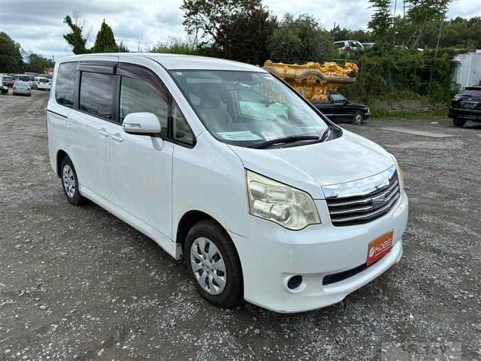 2013 Toyota Noah