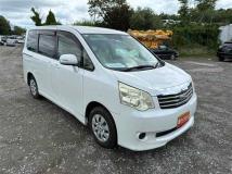 2013 Toyota Noah