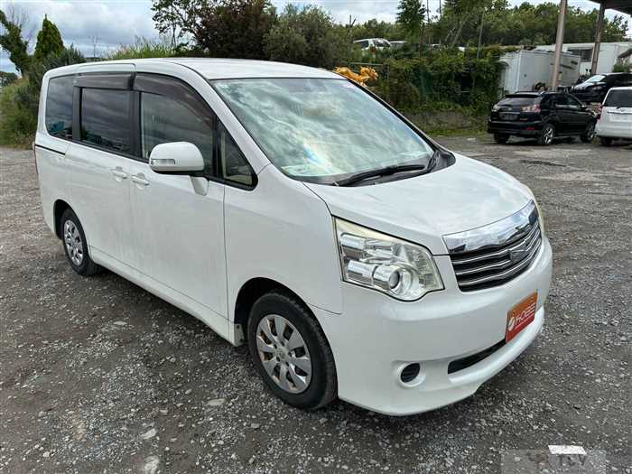 2013 Toyota Noah
