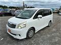 2013 Toyota Noah