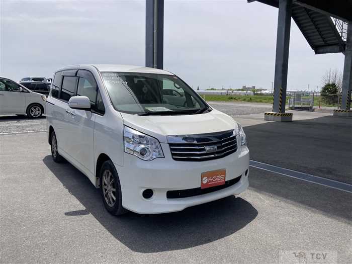 2013 Toyota Noah