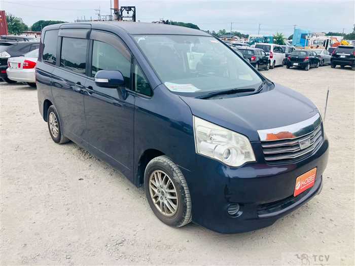 2013 Toyota Noah