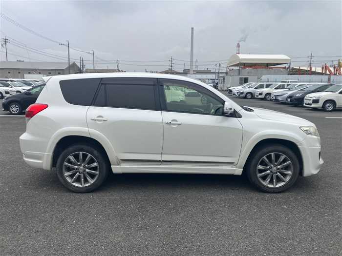 Toyota Vanguard 2013 photo 4