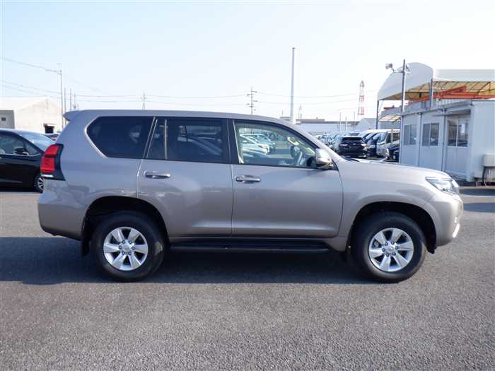 Toyota Land Cruiser Prado 2018 photo 4