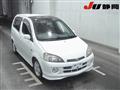 2001 Daihatsu YRV