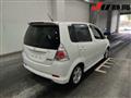 2001 Daihatsu YRV